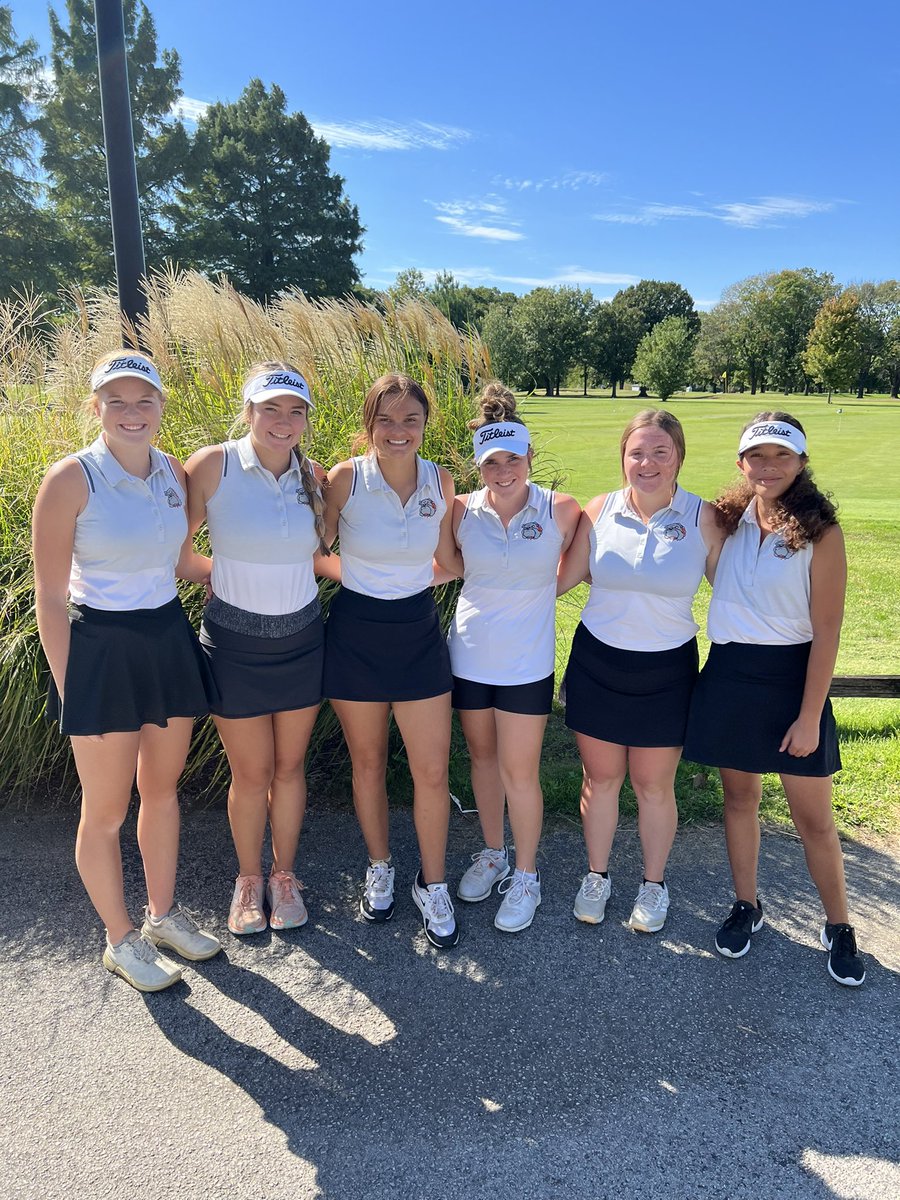 WCUSD5GirlsGolf's tweet photo. 2nd place finish for the Bulldogs at MVC Champ with a team score of 350. Reese Kite finishes 2nd overall with an even par 72 and Calli Smith ties for 3rd with 77! Congrats to both on making All-Conference! Next up Regionals. #wig4awin @WCUSD5Athletics @STLhssports @republictimes https://t.co/HbRwxeoAyX