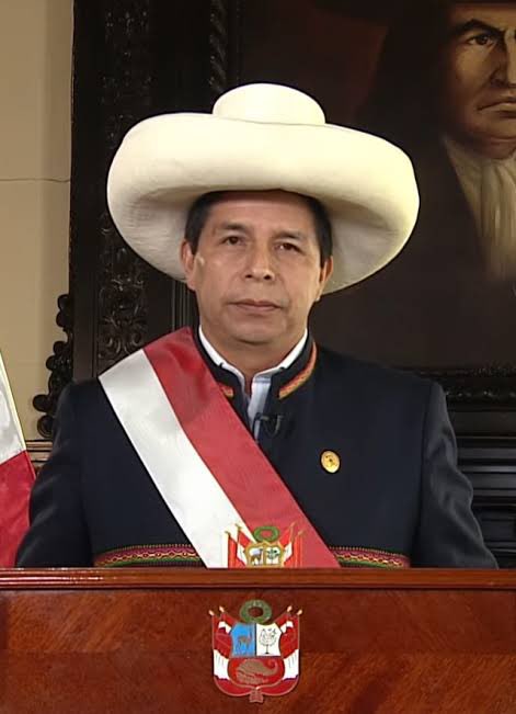 jericocarpiofe's tweet photo. Sí en estas elecciones municipales gana #Urrestri, habremos demostrado que no hemos evolucionado como sociedad luego del error que se cometió al elegir al presidente y su historia del pollo https://t.co/qt1DuVQAUD
