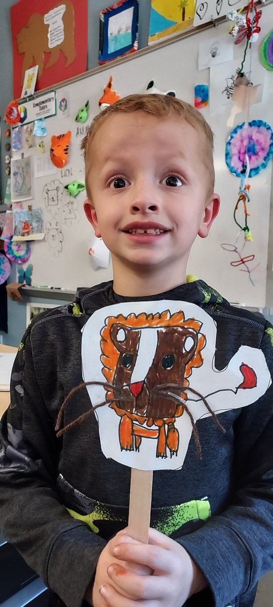 Happy artist 🎨❤️🎨
<a href="/bristowelem/">Bristow Elementary</a> 
#art #lions #puppet