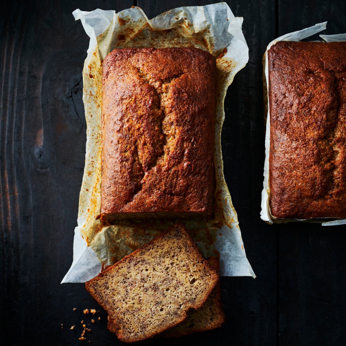 Is there a better way to start your day than with a slice of freshly baked banana bread? (If there is, we can't think of it.)

Ours is made by hand the traditional way. Order yours with or without gluten at your nearest Oliver's today 🍞