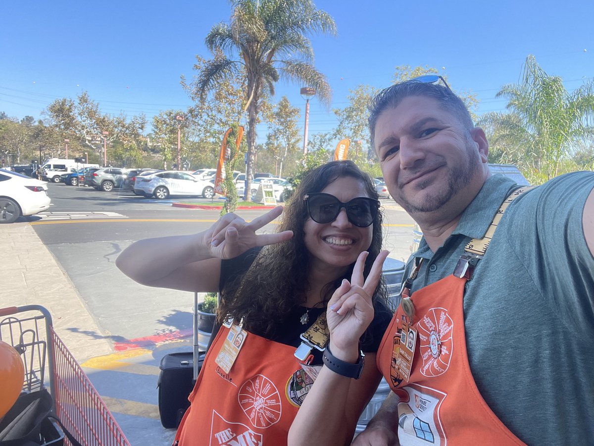 Mandy Russell tweet media