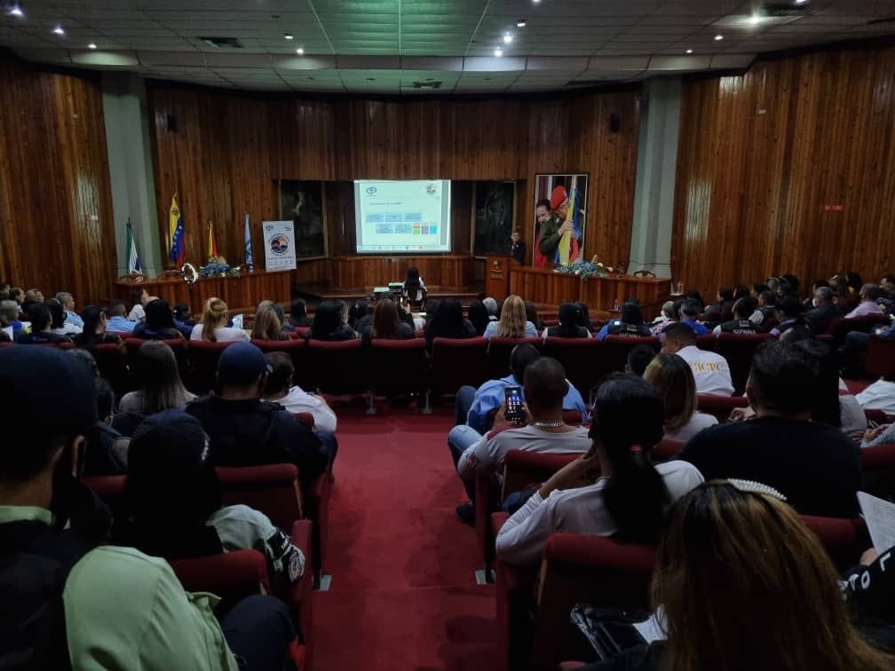 mippci_ven's tweet photo. #EnFotos 📸 | FGR informó que en En el marco de la Campaña Nacional #PedofiliaEsCrimen que adelanta el @MinpublicoVEN, la Fiscalía Superior Aragua realizó Foro dirigido a los actores del Sistema de Protección del niño, niña y adolescente.
#TurismoAutosustentable https://t.co/1p6vcGsgDZ