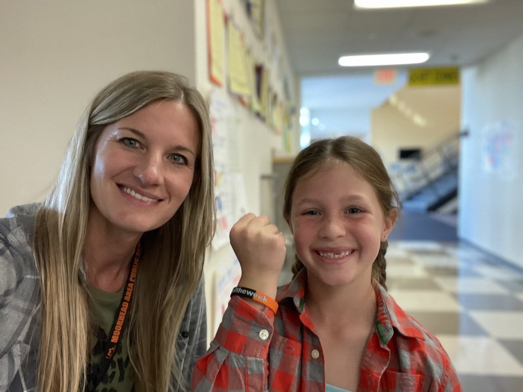 sgrspuds's tweet photo. Stella is an #sgrspudoftheweek because she is a wonderful student, friend, and helper. She was nominated for her COURAGE in singing to her entire class! She took a deep breath and sang BEAUTIFULLY! She was brave and her class was proud of her and were impressed! #SpudPride https://t.co/pba9BgVecM