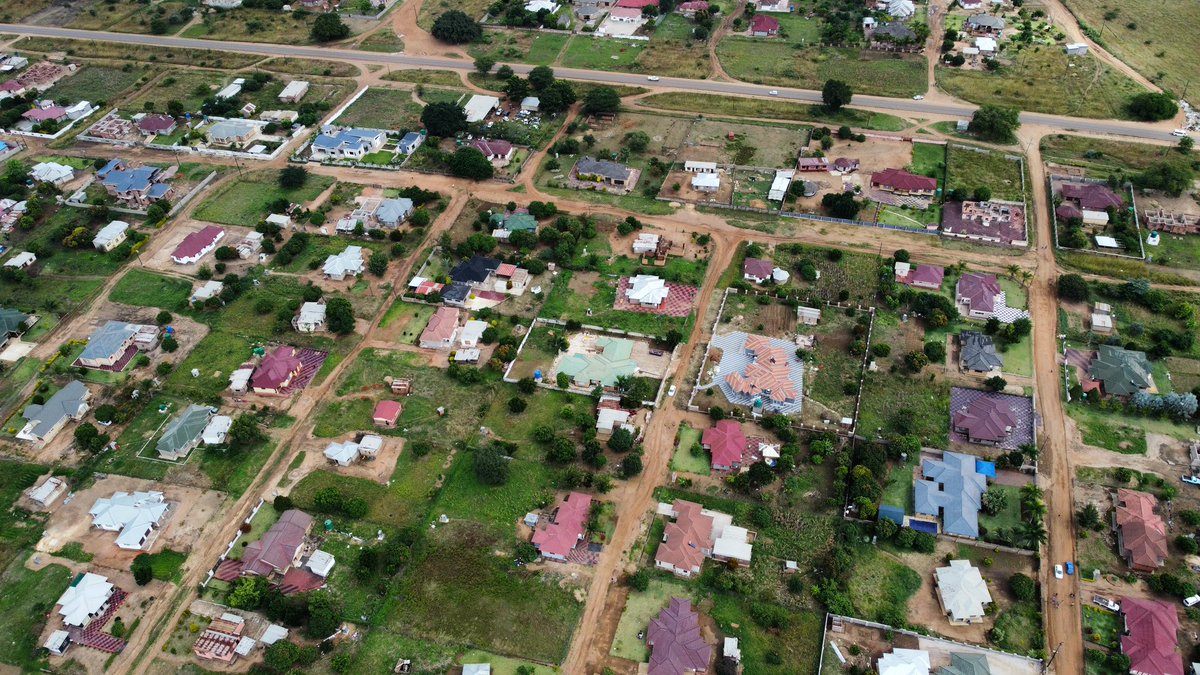 Anzaniephotogra's tweet photo. A rural area in Venda Limpopo
#topnotch #dzwerani #mvelaphanda https://t.co/lUMyhMBOlv