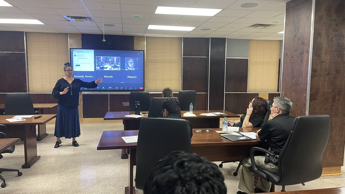 LavoProgram's tweet photo. @LavoProgram and the @LAPardonParole hosted a Collaboration Safety Training focusing on Safety Planning and Lethality Assessments. Participants include LADPS&amp;C Probation &amp; Parole @EBRDA @staradvocates @Tulane #domesticviolence #safespaces https://t.co/qh0BINo83Q