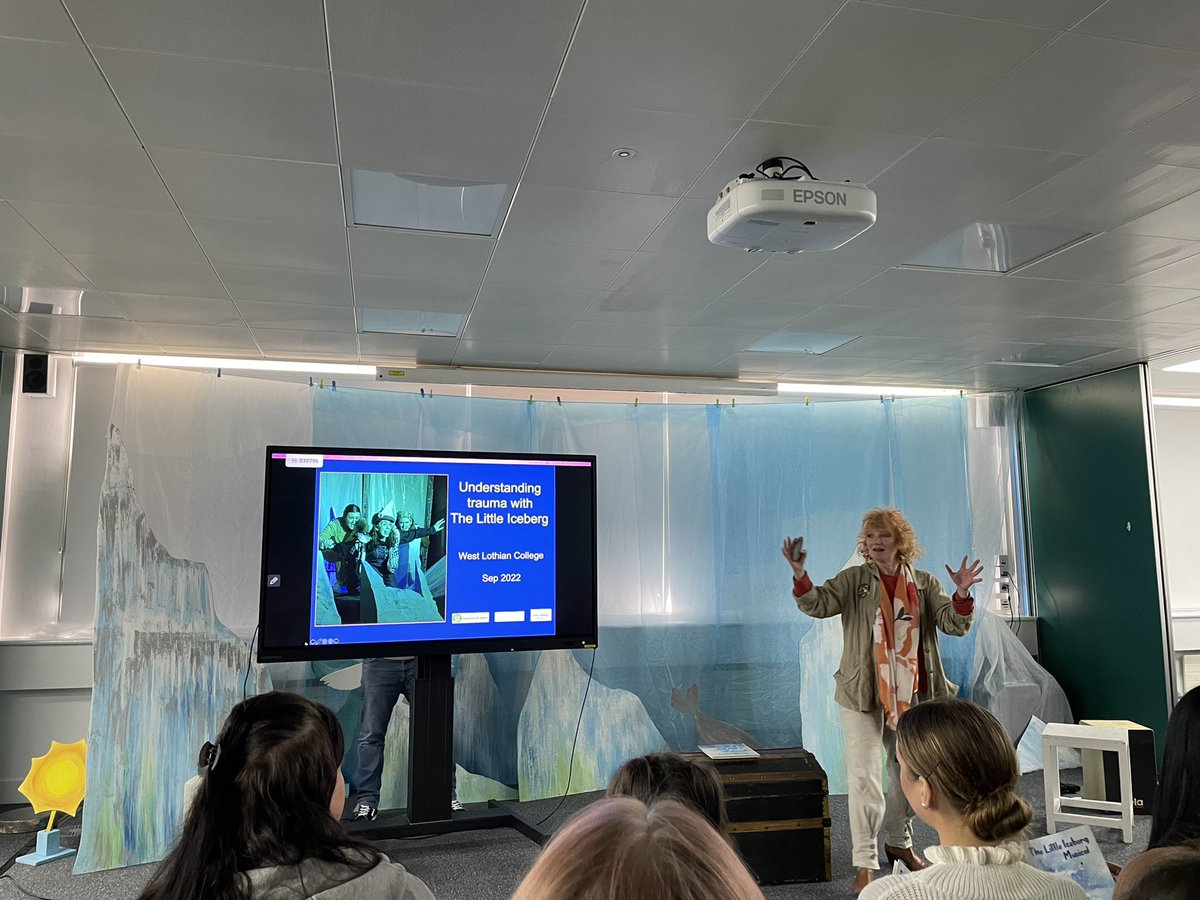 Was privileged to witness the powerful musical  #TheLittleIceberg at @WestLoCollege today and participate in a fantastic trauma workshop by @suzannezeedyk   @anam_alba @AnnaStyles37 @connectedbaby