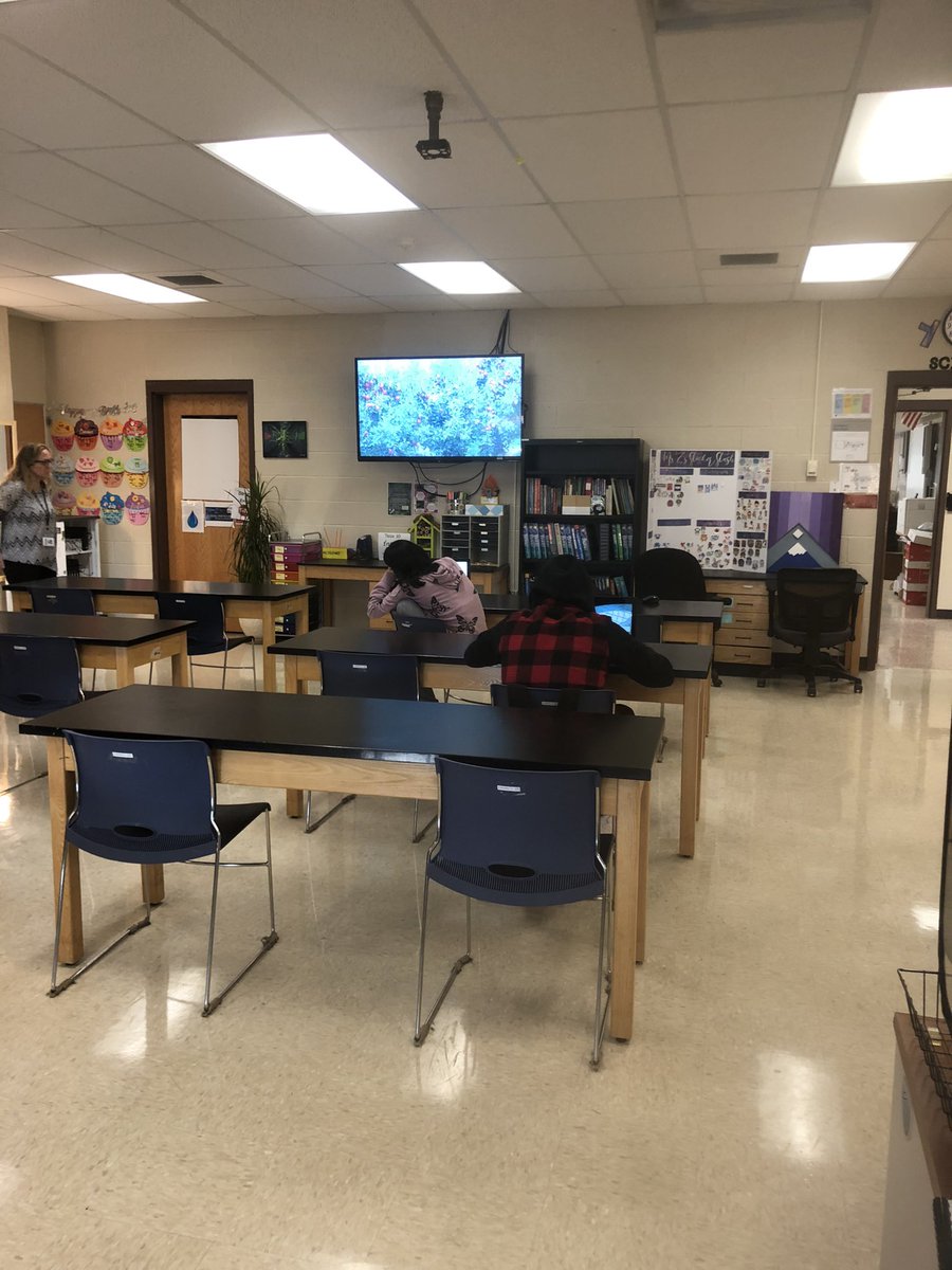 MsZielewicz's tweet photo. A big thank you to @MrsWalli19 for bringing apples she picked with her son for “Mindful Apple tasting” to support our #Mindful practices &amp; talk abt focus/why our minds wander🧘‍♀️ . Ss enjoyed it!!🍏 🍎 @BroomeBOCES @BTEvertech @BTBOCES_IP https://t.co/hsYlXvWLvD