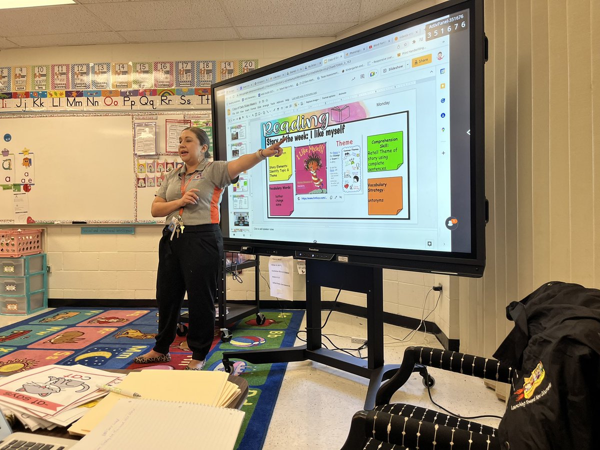 mrs_falcon's tweet photo. I want to thank @Mrs_MelAndrade for modeling how to teach an effective reading lesson. She is an amazing teacher and I’m so appreciative to have her as my coach. Thank you for inspiring me. @Rockets120 #rocketpride https://t.co/ei99JhGTGP