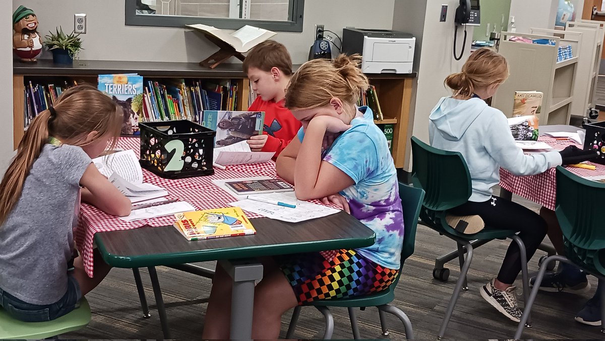 musuzq's tweet image. We've been having a book tasting this week in our library classes!  Students are loving it! #pesd32 #welovebooks