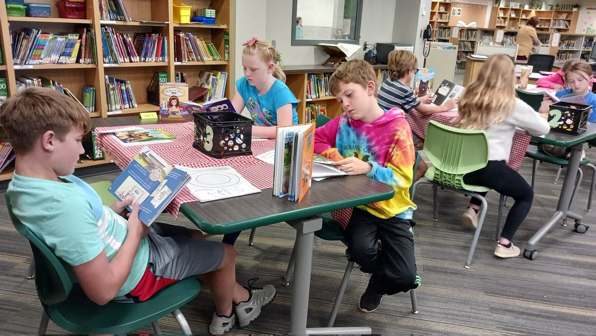 musuzq's tweet image. We've been having a book tasting this week in our library classes!  Students are loving it! #pesd32 #welovebooks