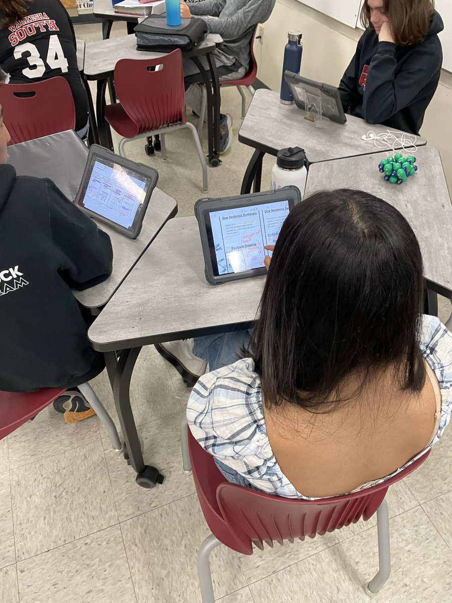 MrPropson's tweet photo. Using graphic organizers to process classes of matter ✅
Interacting with our notes for deeper understanding and sense-making. ✅ #AVID #FocusedNotetaking https://t.co/ubwc51zbaR