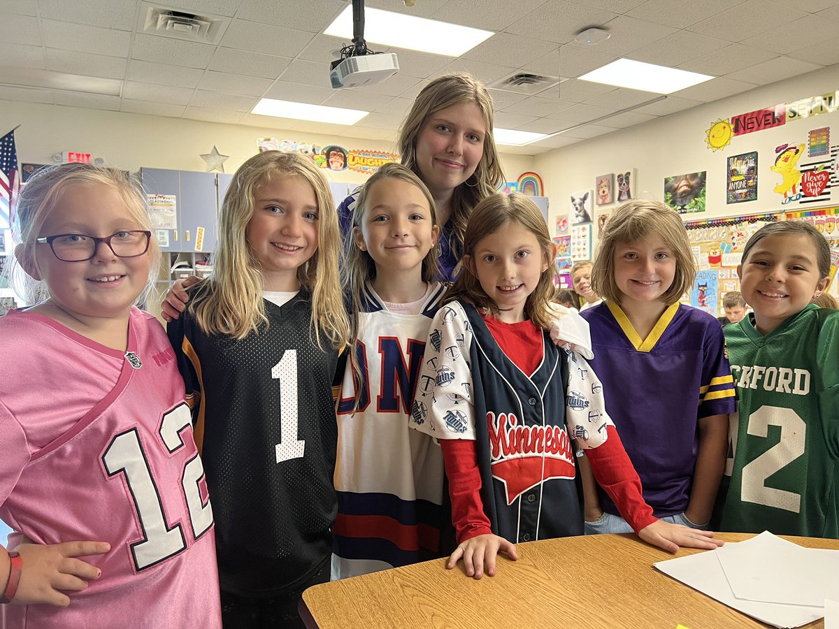 sarahvmn's tweet photo. Jersey Day! #lmemagic #montimagic https://t.co/vzxJ3MkJAw