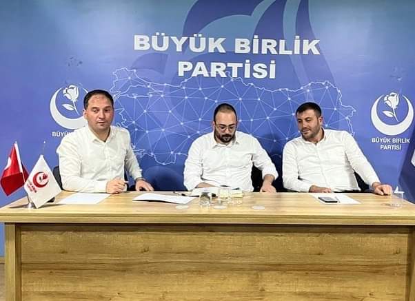 BBP_korfez's tweet photo. Büyük Birlik Partisi Kocaeli İlçe Başkanları Toplantımızı İcra Etmiş Bulunuyoruz Aldığımız Kararlar Uygulamaya Koyduğumuz Projelerimiz Hayırlara Vesile Olsun İnşallah
#bbpkörfez
#büyükbirlikpartisi
@Mustafa_Destici
@bayram_kurtaran
@KaanSengil
@kupcumetehan
@ilyasbalat26 https://t.co/vcg6WuBvHQ