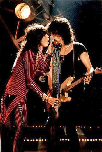 crockpics's tweet photo. Steven Tyler and Joe Perry of Aerosmith 1987 https://t.co/SpI3Rkefxr