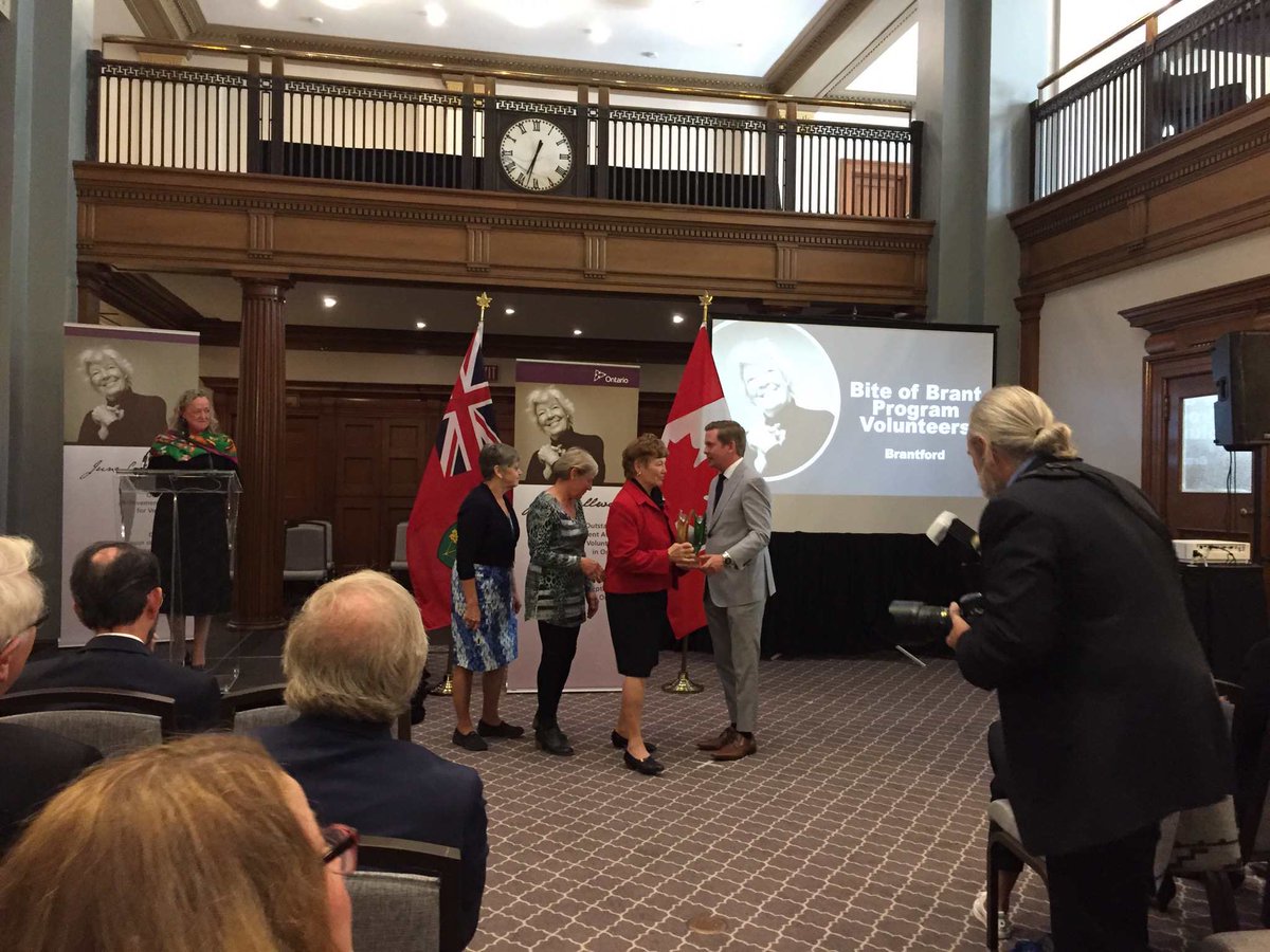 jen00636917's tweet photo. “Bite of Brant” Volunteers recognized with “June Callwood Award today in Toronto. My sister Jean leads the recipients from B.O.B.  Very proud of this role model in our family and her commitment to agriculture and community. Blessed to have her as my big sister.  👏🌹👍 https://t.co/B3sVCy2CWi