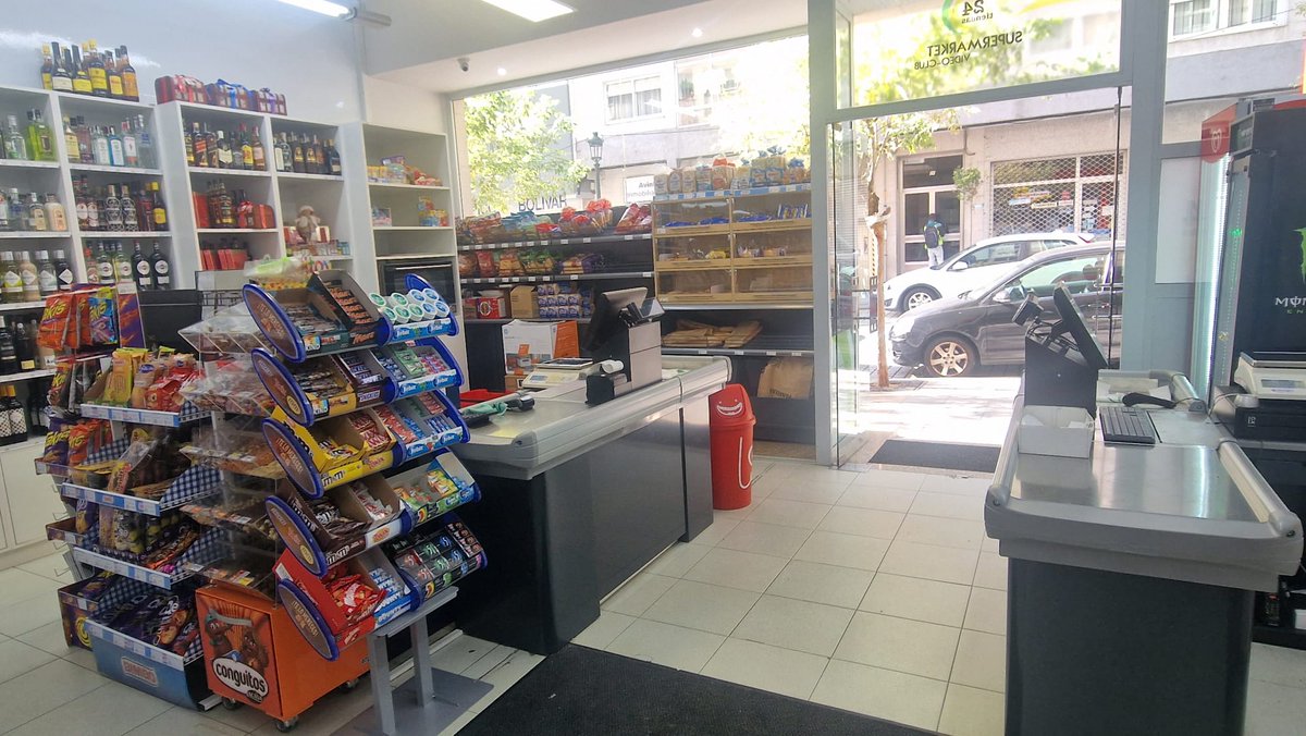 asysgon's tweet photo. Hoy os presentamos el Spar Express ubicado en la Calle Barcelona en Vigo. Agradecemos al franquiciado y al Grupo Cuevas por confiar una vez más en nosotros para ser su socio tecnológico en lo que a TPV y software de punto de venta se refiere. https://t.co/Ngrdai2XUW