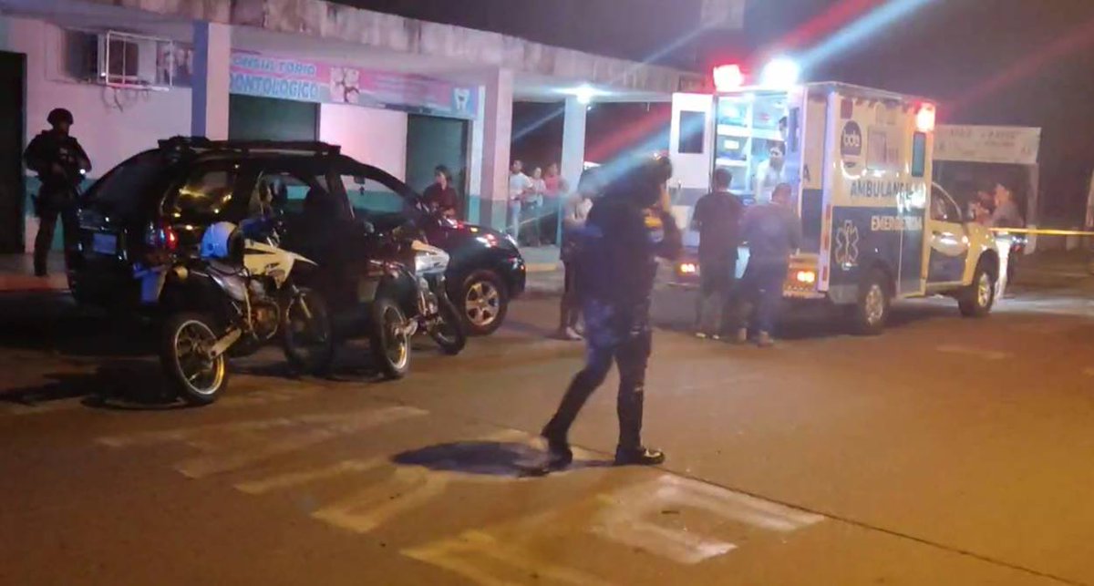 eluniversocom's tweet photo. Un niño de 17 meses recibió balazo en la cabeza tras ataque a carro ► https://t.co/3b8vF23vSE https://t.co/ljBY1RS9Hw