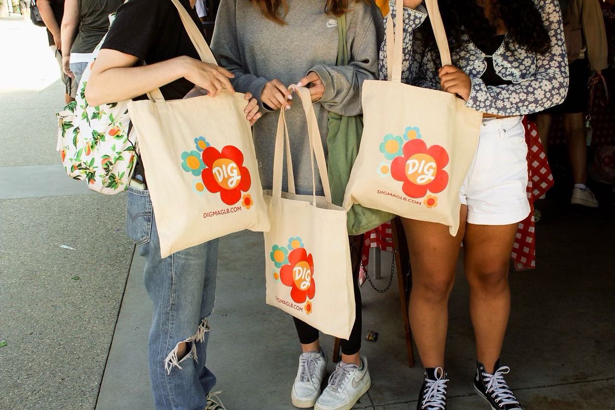 DIGMAGLB's tweet photo. Thank you to everyone who stopped by and participated in our Launch Event yesterday! We’re so grateful for the love and support of our DIG Family🫶🏽🥰

#digmaglb #csulb #longbeach #launchevent #fallissue #gobeach https://t.co/tfNY5ZfR36