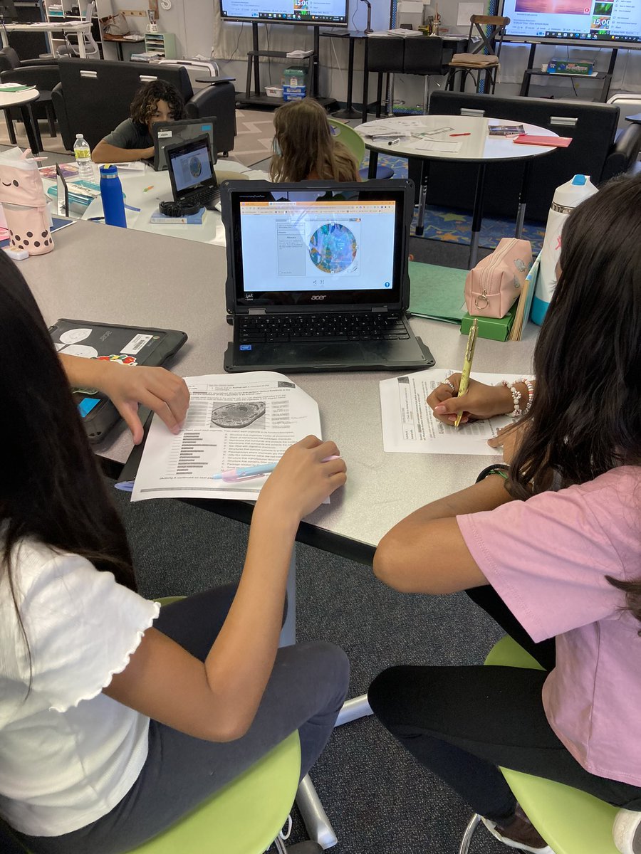santana6thgrade's tweet photo. Using Gizmos today to explore the structure and functions of plant, animal & bacterial cells. @ArmstrongPUSD @2KatShoPUSD @PUSDEquityAndPL #collaboration #onlinesimulation #vocabularyreview https://t.co/7mH3xDq91p