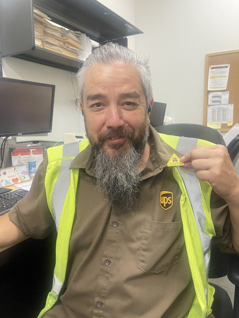 Shawn Balleras is this weeks recipient of the Tier III pin at CPTCA. Thank you for your commitment. @davidpnaranjo @katriverasc @SfecaFeederSfty @divine2wincom @UPSJPipkin @GVsafetyfeeder @UPSOntarioDDST @bell_feeder_ups @