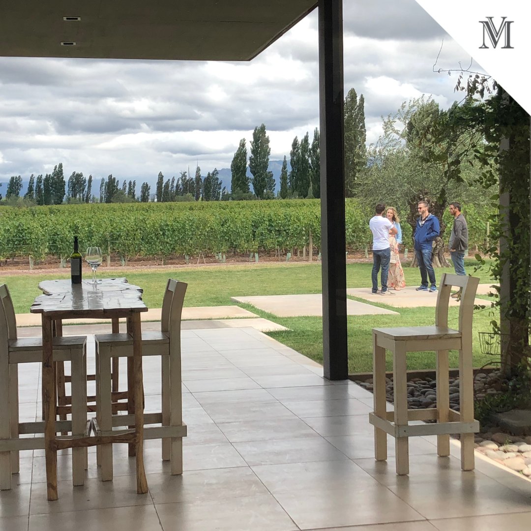 Matervini's tweet image. Cada #DiaMundialDelTurismo es una nueva oportunidad para agradecer a quienes nos visitan. Levantamos las copas por ustedes y por todo el equipo de turismo de #Matervini que comunica y contagia amor por lo que hacemos. 
#WorldTourismDay #Turismo #Vinotinto  #Argentina