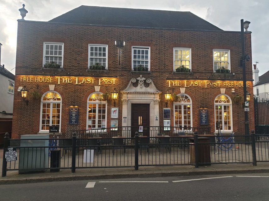 Motcombemolly's tweet photo. We opened this pub as managers for Wetherspoons in 1993. Fabulous old post office building. We had such great times there - can’t believe that was nearly thirty years ago! https://t.co/LVD3Q8PORj