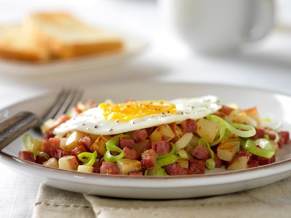 Corned Beef Hash is the unsung hero of breakfast foods!⁠
⁠
⁠
#beef #nybeef #beeftogether #CornedBeefHashDay instagr.am/p/CjBkVYzu59D/