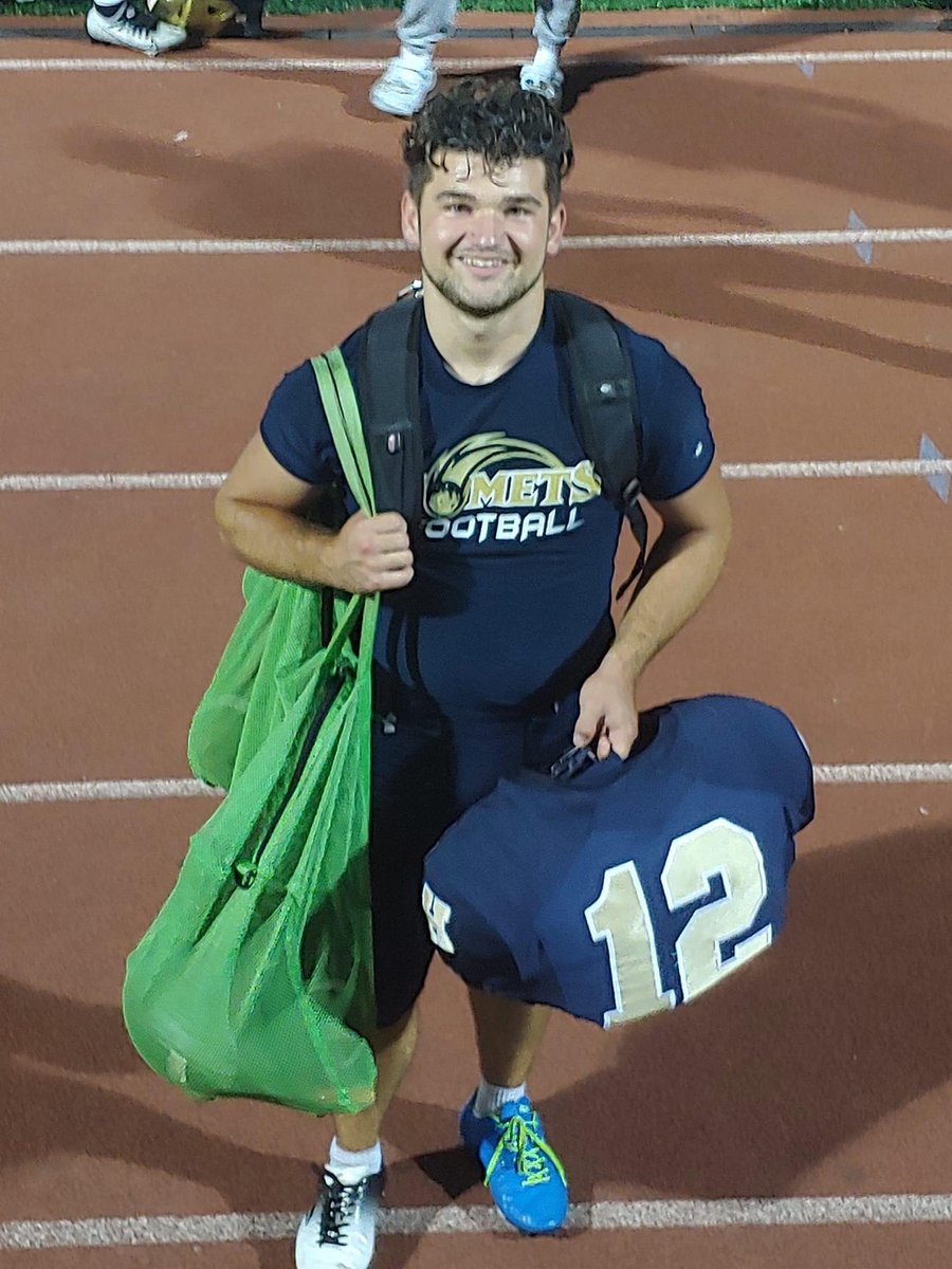 HackensackAthl1's tweet photo. ✅ Vote for our very own Come Senior, Joey Lopes!! 🏈💙💛 who is a nominee for the Heart of a Giant Award presented by @Giants, Hospital for Special Surgery &amp; in conjunction with USA Football.

Click the link to read more about Joey and vote!! ⬇️

https://t.co/e37Ou4JeHJ https://t.co/NkaNmWtwq6