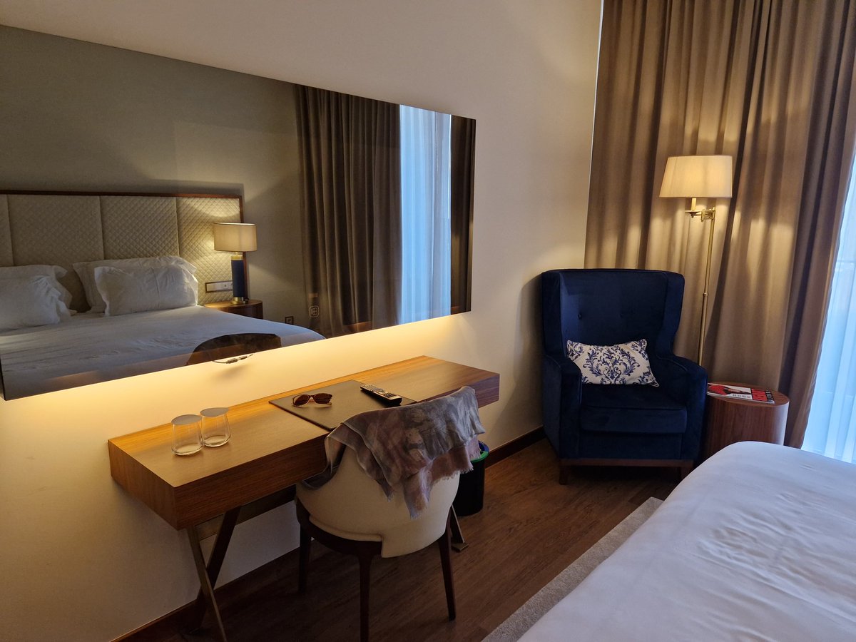 A sign of a good night when you don't think to take pictures.

Turns out the fully remote team @CircuitApp get on really well ;)

I did manage to take a pic of the MASSIVE mirror/TV in my hotel room.

#CompanyOnsite #Porto