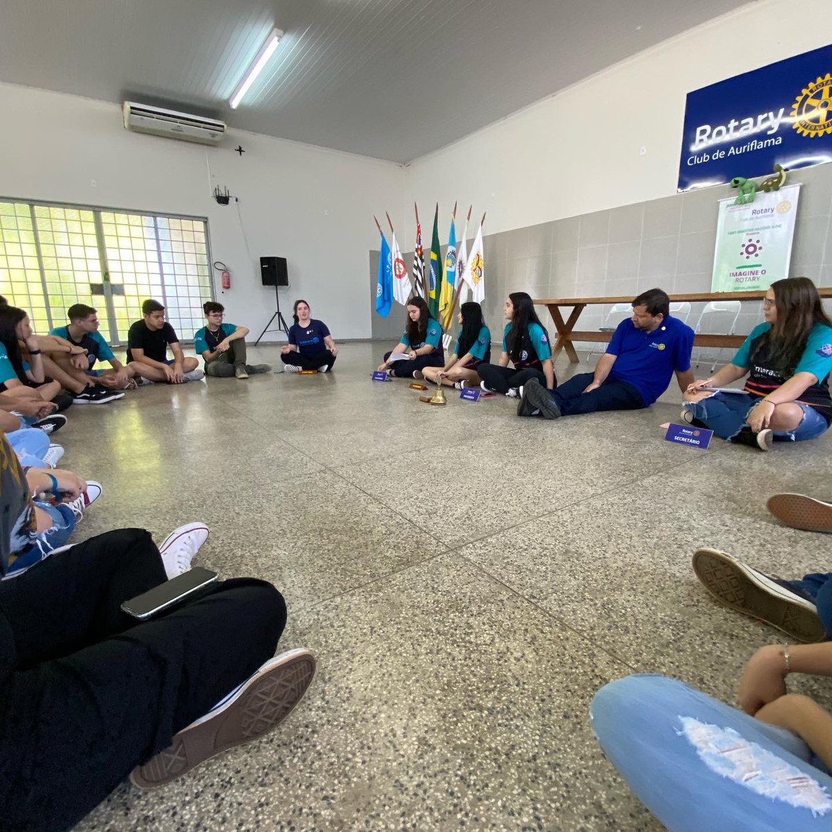 interactauri's tweet image. No dia 17/09, nós do Interact  recebemos nossa Representante Distrital de Área, Giovanna Dezidério, realizando sua visita oficial em nosso clube, onde ela fez perguntas para os associados e para os diretores de cada cargo. Adoramos a reunião e a sua visita, obrigada pelo apoio Gi