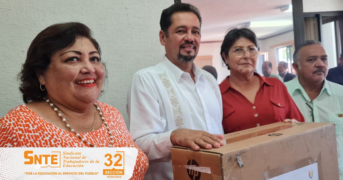 snteseccion32's tweet photo. Para fortalecer el trabajo sindical en beneficio de los trámites de nuestros agremiados el día de hoy se hizo entrega de equipos de cómputo para cada uno de los Srios. de Trabajos y Conflictos de todos los Niveles así como a la Sría. de Negociación Laboral https://t.co/yd3ACGxD1R https://t.co/akG9mRgFgb