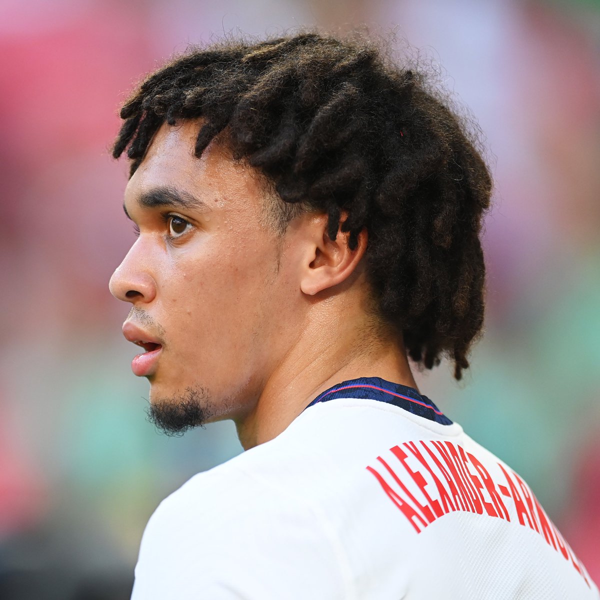 AnfieldWatch's tweet photo. 🚨 NEW: Gareth Southgate has insisted Kieran Trippier is “ahead of” Trent Alexander-Arnold in the battle for a World Cup place. #lfc [mirror] https://t.co/mXCr3EGdq1