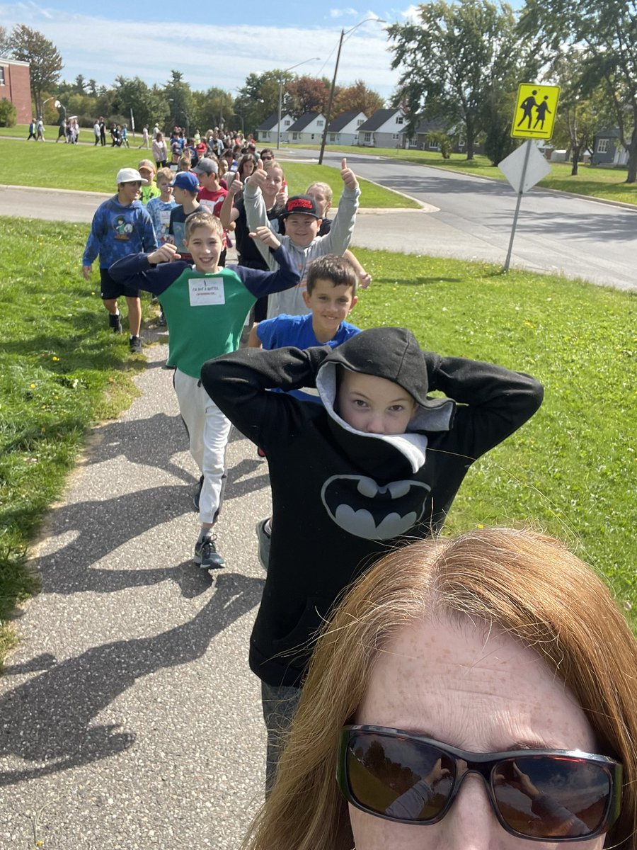 6C and I (Mme Boutilier) out for our Terry Fox walk. 🚶‍♂️🚶‍♀️Who are you walking for? #TerryTuesday #CancerAwareness #hpms