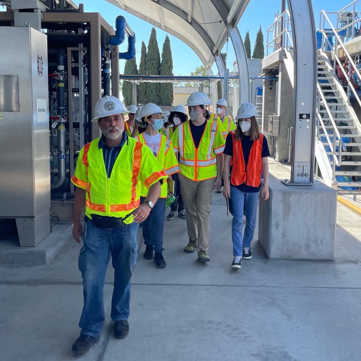 SequoyahSchool's tweet photo. Social Innovation Program (SIP) students tour the Regional Recycled Water Advanced Purification Center to learn about the process of turning wastewater into potable water. A special thank you to Principal Public Affairs Representative Mark Moss for hosting us. @mwdh2o https://t.co/1PHmL0lnOy