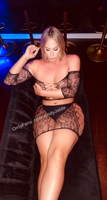 Horny Housewife 🍑 https://t.co/K6QBe4TXMh