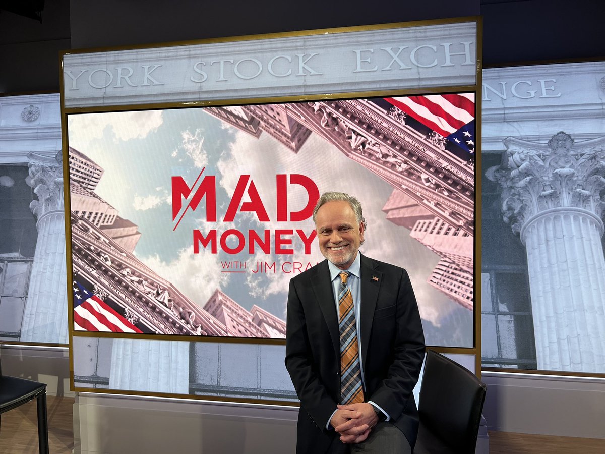 msgatoradr's tweet image. Had so much fun visiting @NYSE for @MadMoneyOnCNBC with $SPTN CEO @TonySarsam today. Tune in at 6 p.m. Eastern tonight!