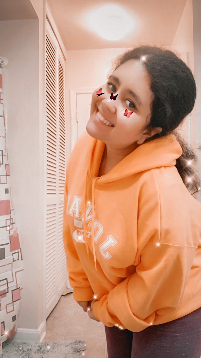 ryleesdove's tweet photo. Wearing my Jonah hoodie in honor of today 💛 #6yearsofwdw https://t.co/nYjjchOeSy