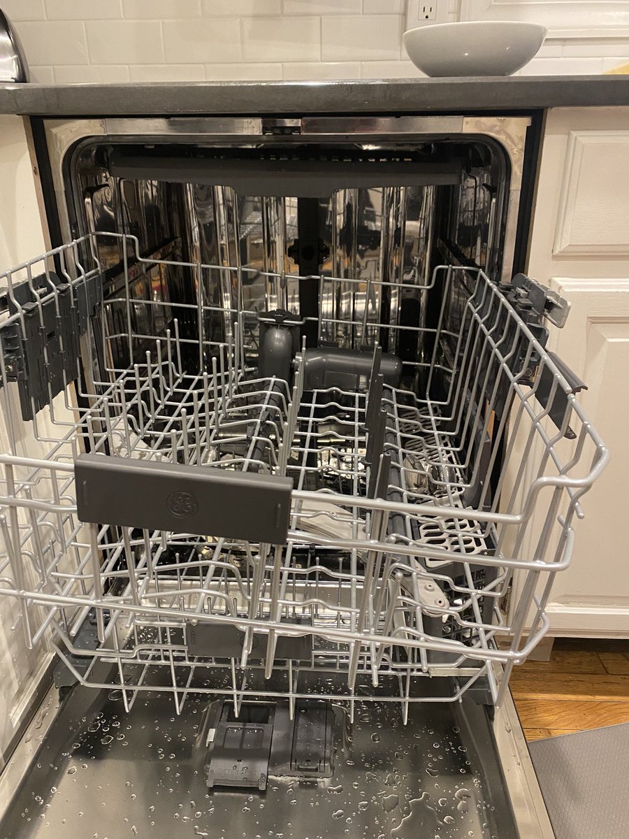 lkinetz's tweet photo. Never, ever buy @GE_Appliances. Customer service and quality are non-existent. After having a delivery delay, our dishwasher arrived. Tried to load it and discovered the upper rack is not properly installed. Their solution? Send another clip #worstservice https://t.co/9KU8PlskT5