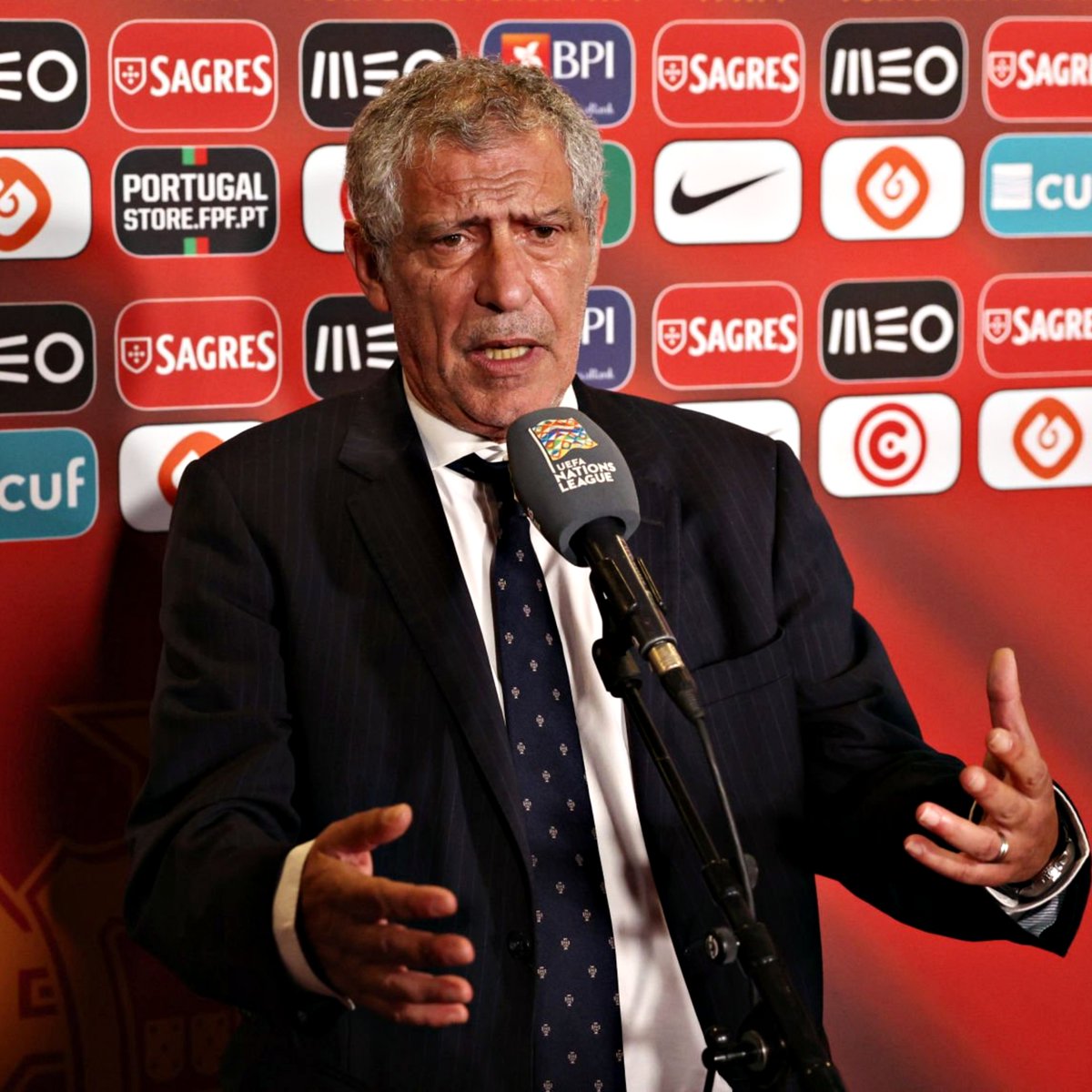 B24PT's tweet image. Fernando Santos: “Esta eliminação a mim não me belisca nada. [...] Tenho contrato até 2024.”