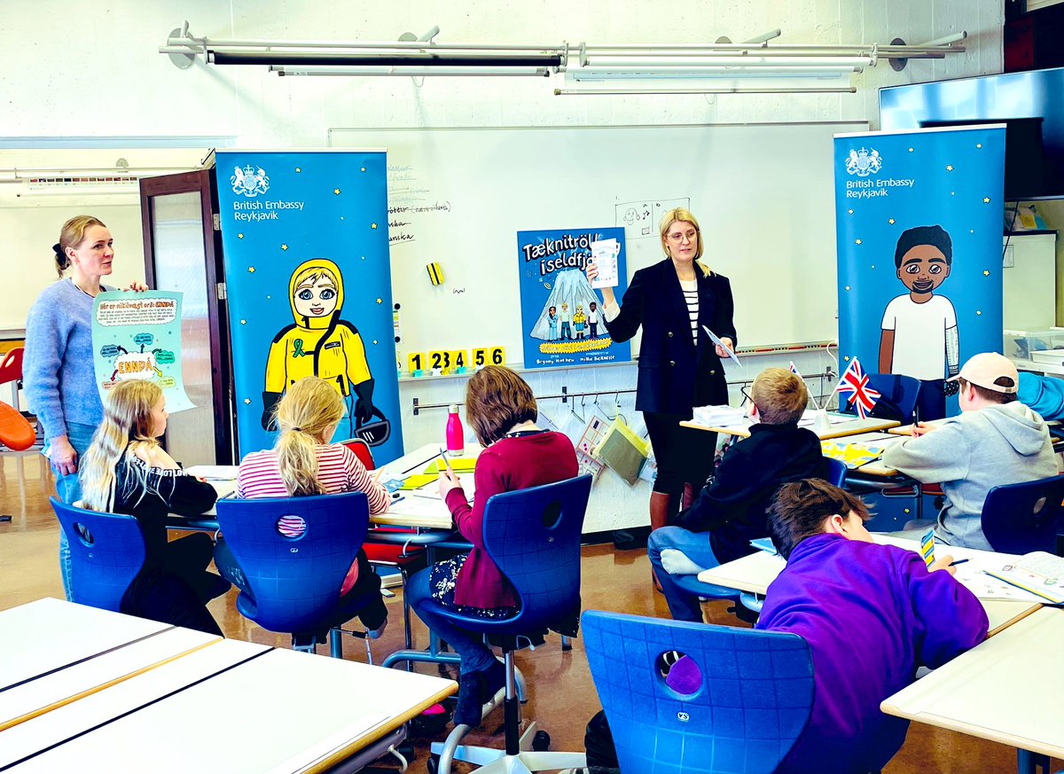 First visits to #schools with <a href="/ukiniceland/">UK in Iceland 🇬🇧🇮🇸</a>’s new book! Had great chats with #children in the #Westfjords about #careers, #equality &amp; #inclusion. Few knew what #jobs they’d like but I did meet a future #ornithologist, a budding #taxidermist &amp; lots of footballers!🇬🇧🇮🇸<a href="/asmundureinar/">Ásmundur Einar</a>