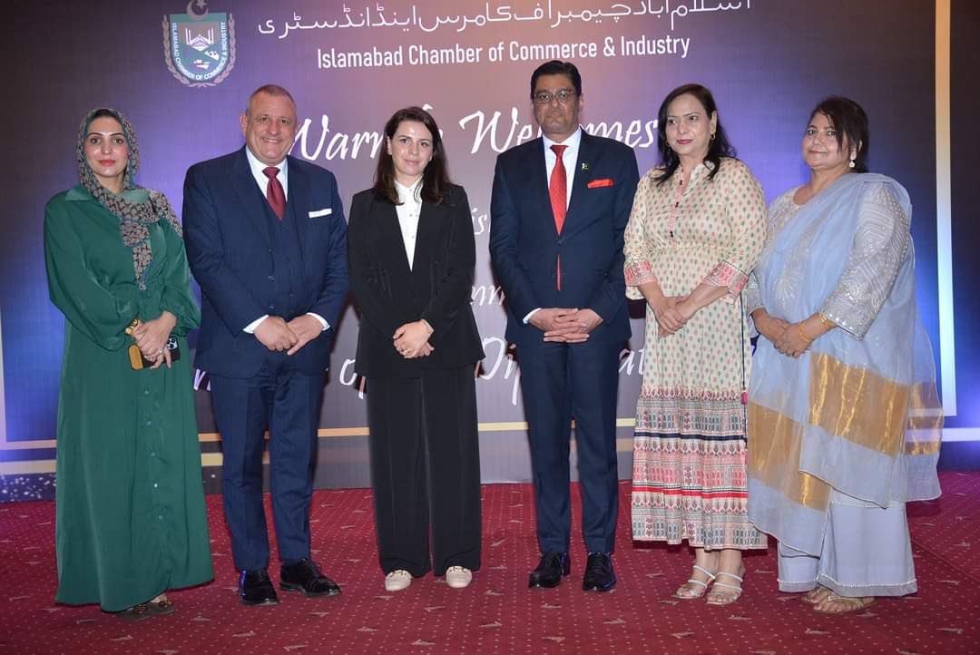 AsiaChaudhry3's tweet photo. Islamabad Chamber of Commerce &amp; Industry Organised Dinner in Honour of Diplomatic Corps https://t.co/Ob8MvcxsOG