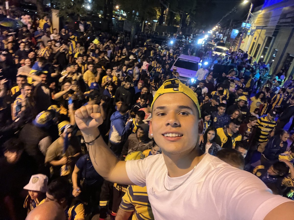 juliobaez10_'s tweet photo. Que hermosa locura!🤩💙💛
“No me arrepiento de haber venido hasta acá”🎶🎵 https://t.co/191aBp4XzD