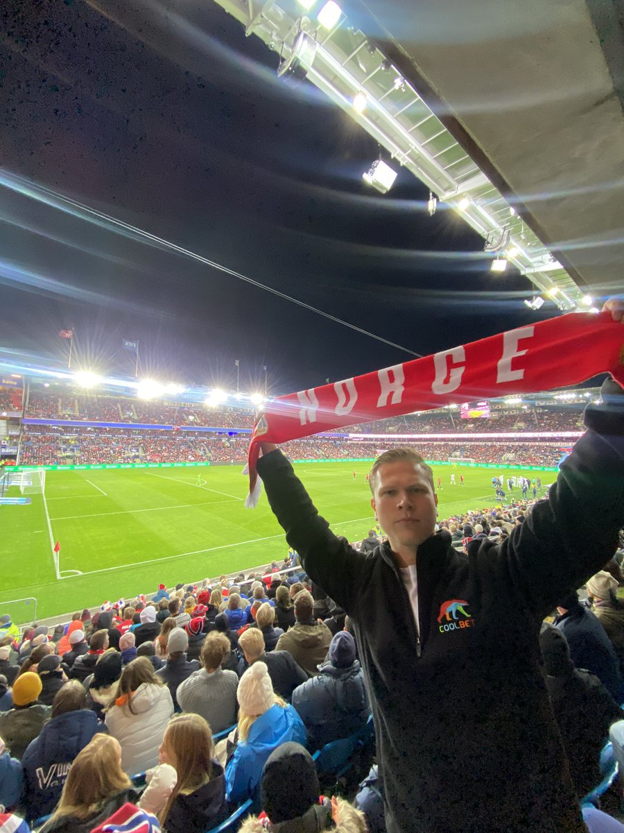 Minn maður sveik mig að vísu í kvöld á Ullevaal stadion, aldrei þessu vant. Við Norðmenn tökum þó 2. sætið í riðlinum. Sterkere sammen! 🇳🇴