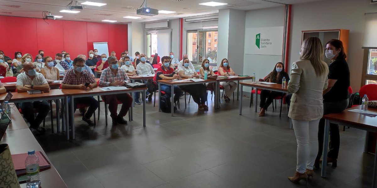 eggonzalez78's tweet photo. 📘En la mañana de hoy he tenido la oportunidad de asistir a la Comisión Asesora del @DistritoSanitarioJaen-Jaen Sur y compartir con 👨🏼‍⚕️👩🏻‍⚕️de las Unidades de Gestión Clínica las inquietudes que hoy en día preocupan a los usuarios y donde se están estableciendo las mejores soluciones https://t.co/Fz205I6c5h