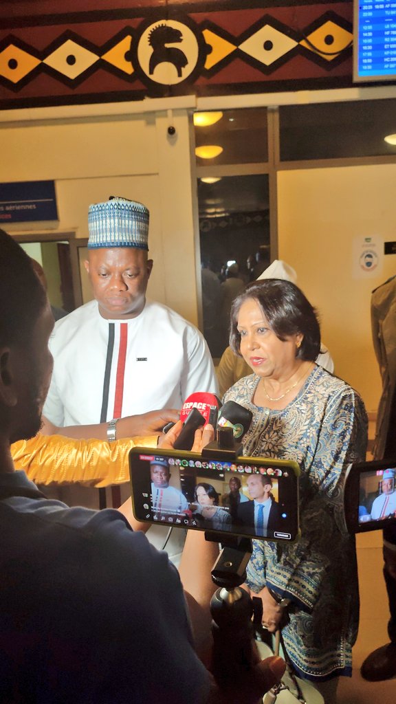 OnuGuinee's tweet photo. La #SRSG @endrapeinwar
  #USG #PramilaPatten est arrivée à #Conakry avec le procureur de la #CPI @KarimKhanQC.

Accueillis par M. #CharlesAlphonseWright, Ministre @MinJusticeGN, ils ont renouvelé leur soutien coordonné pour la tenue d'un procès équitable.
#28septembre
#GN
@GouvGN https://t.co/9d2lmHJkF3