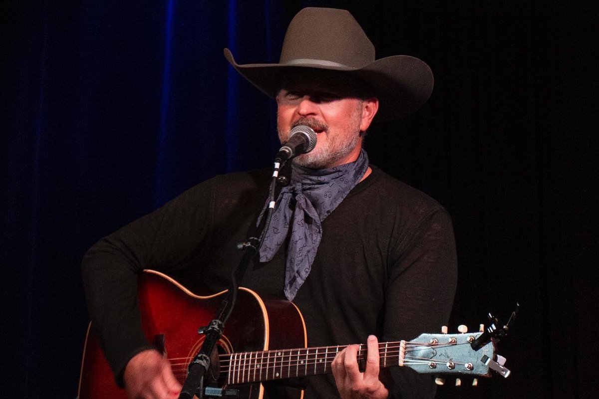 BackstageNash's tweet photo. Check out photos from #BackstageNashville with #juliarhutchinson, #morganswink, #dylanwolff, @MattRoyLive, @buddyowensmusic, #donsampson, and #jimbeavers at https://t.co/yQ6Ur2O5op!
📸 : Claudia Kern 

#MusicCity #NashvilleThings @devonoday  @3rdandLindsley https://t.co/ROYyJuOibr