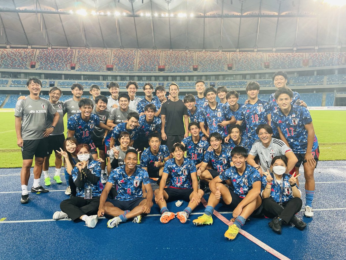 umik0813's tweet photo. 素晴らしい経験をさせていただきました！

もう一度日の丸を背負えるように…

『賢く努力』

@kskgroup2017 
#本田圭佑　さん https://t.co/YdBV4lac0R