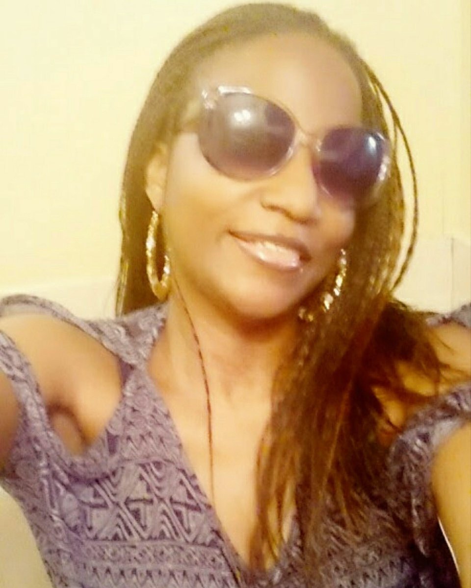 Prettyazzqueen's tweet photo. When you pretty and independent that glow hit different 💋☺️ #blackdontcrack https://t.co/XOahoQMeaY