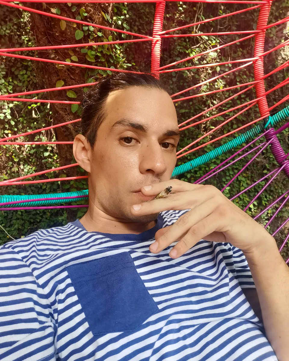 sonidoberzerk's tweet photo. De chill en algún lugar 🔥😵🔥😵 #hello #im #ok #grifa #rica https://t.co/fJeGNynN4g