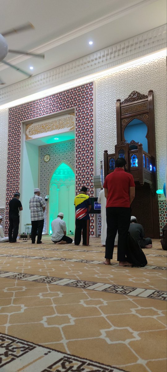 che_burn's tweet photo. Lain benar dah Masjid Kg Baru ni. https://t.co/hShlzr68P3